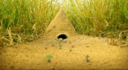 خیلی خیلی کوچک (2) (هیولای آهنی)